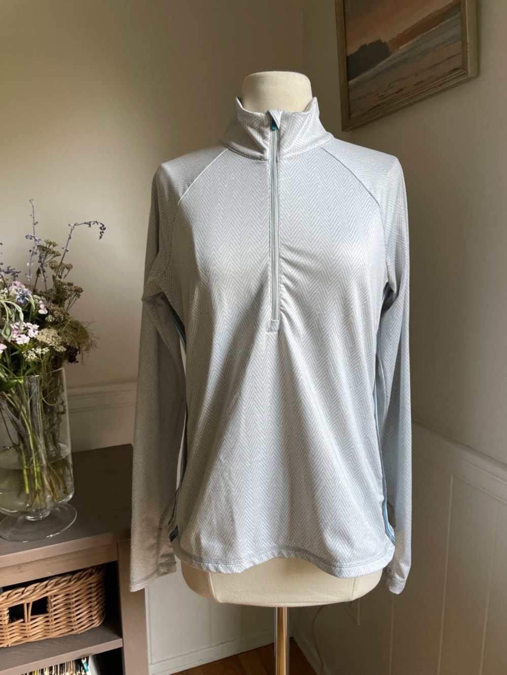 Athleta Light Gray Patterned Half-Zip Pullover